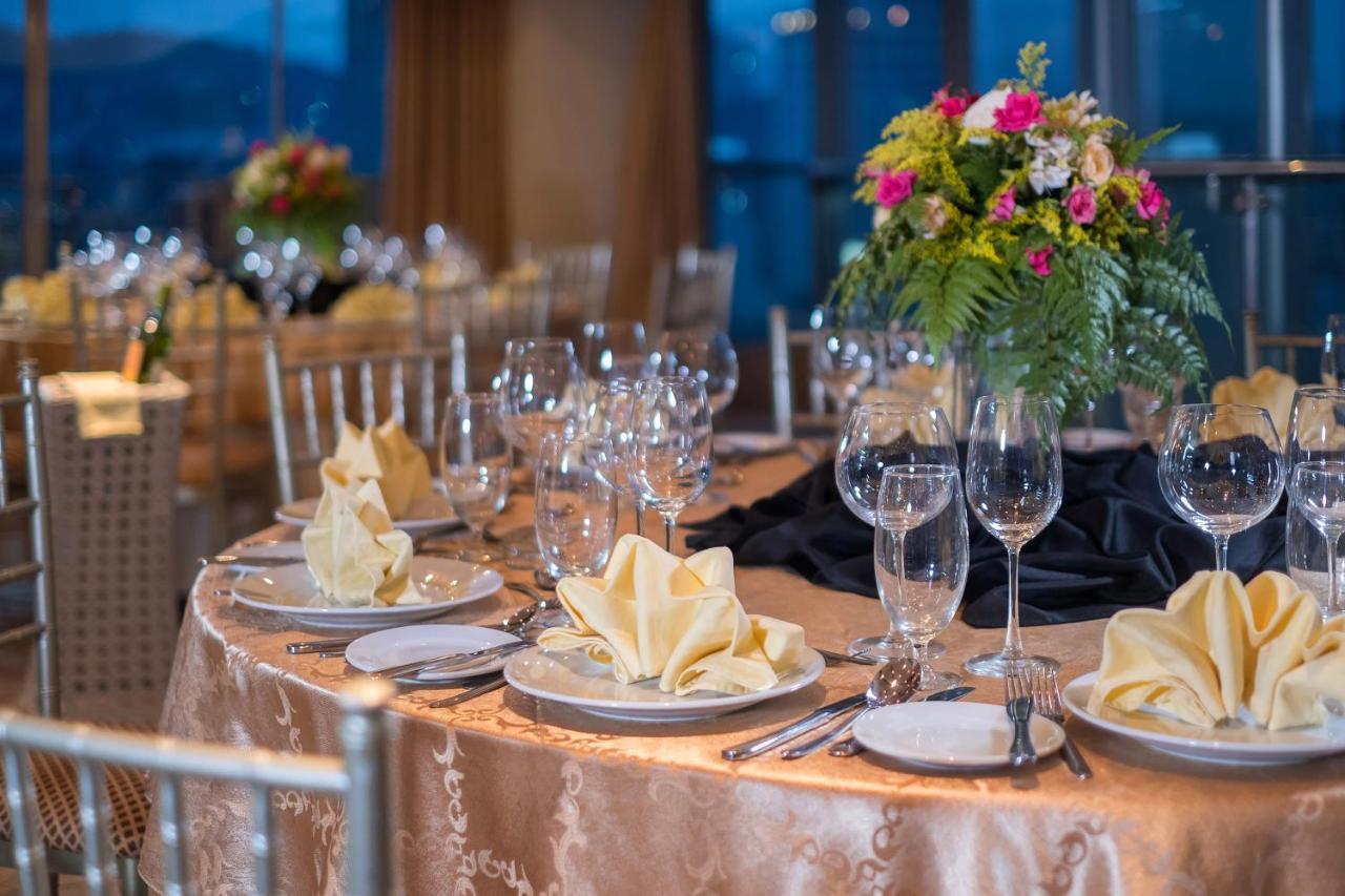 Golden Prince Hotel & Suites Cebu Bagian luar foto