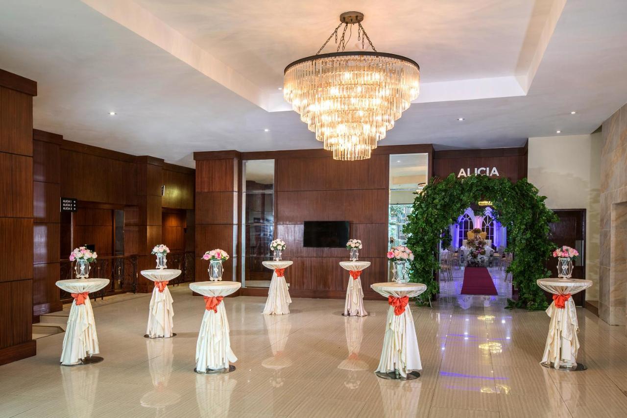Golden Prince Hotel & Suites Cebu Bagian luar foto