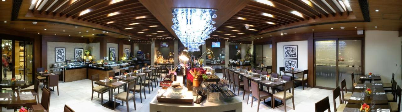 Golden Prince Hotel & Suites Cebu Bagian luar foto
